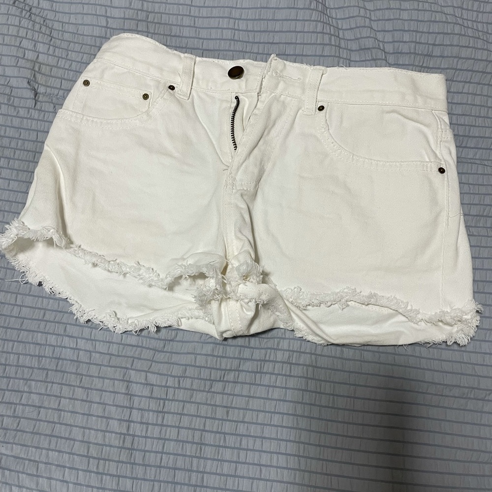 Size 25 white denium shorts.